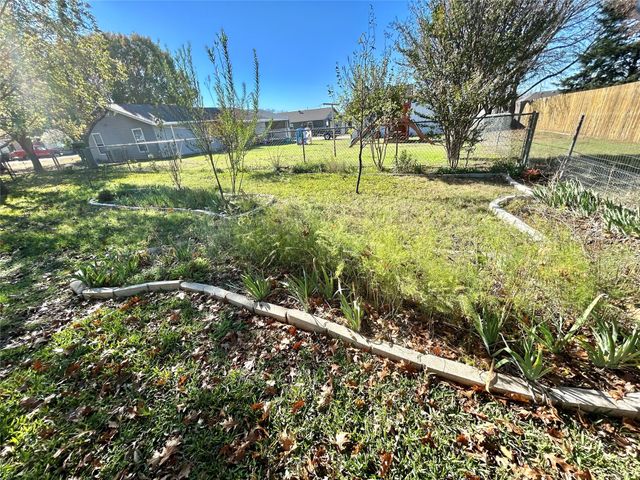 266 Old Spanish Trail, Valley View, TX 76272