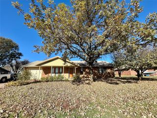 266 Old Spanish Trail, Valley View, TX 76272