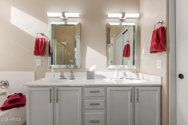 10629 E EL MORO Avenue, Mesa, AZ 85208