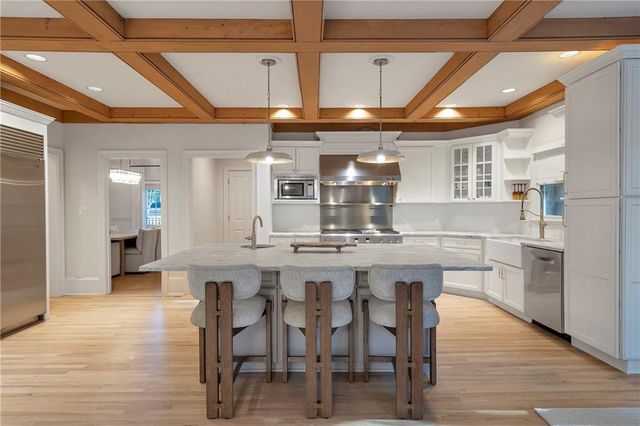 325 White Columns Court, Milton, GA 30004