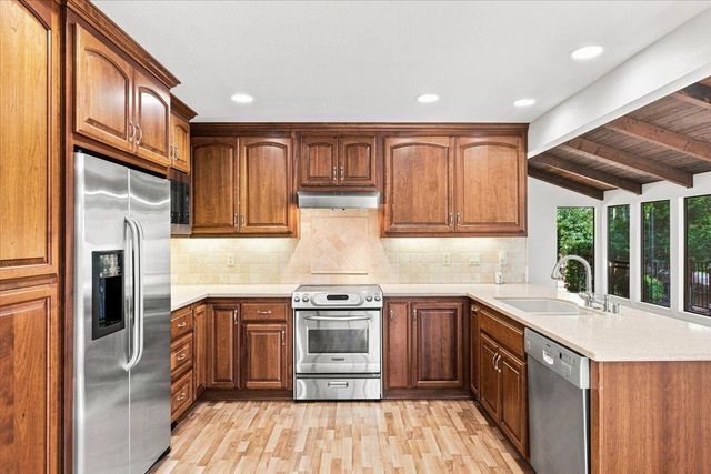 11780 Alta Sierra Dr, Grass Valley, CA 95949