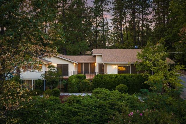 11780 Alta Sierra Dr, Grass Valley, CA 95949