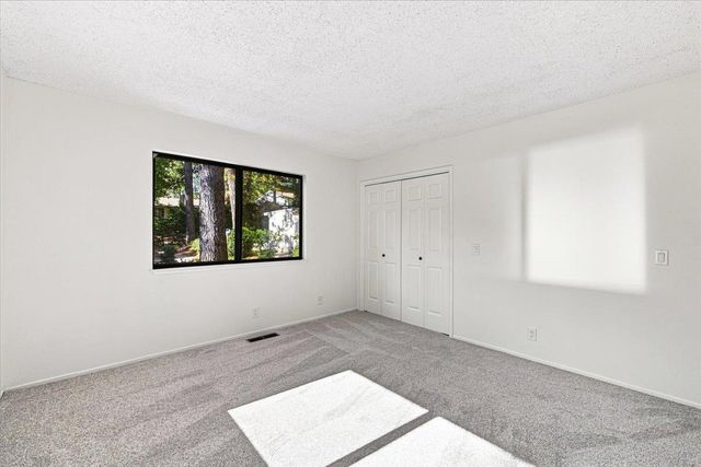 11780 Alta Sierra Dr, Grass Valley, CA 95949