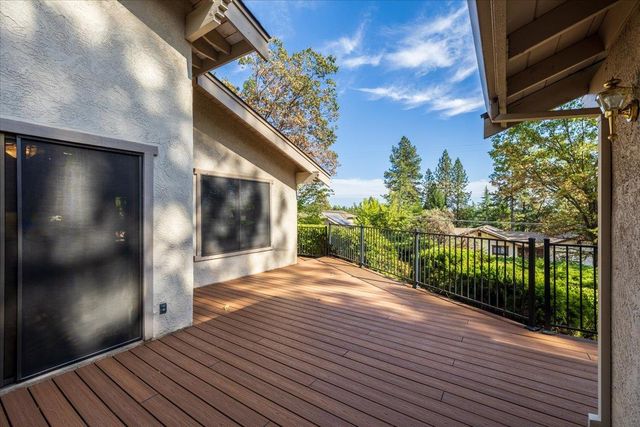 11780 Alta Sierra Dr, Grass Valley, CA 95949