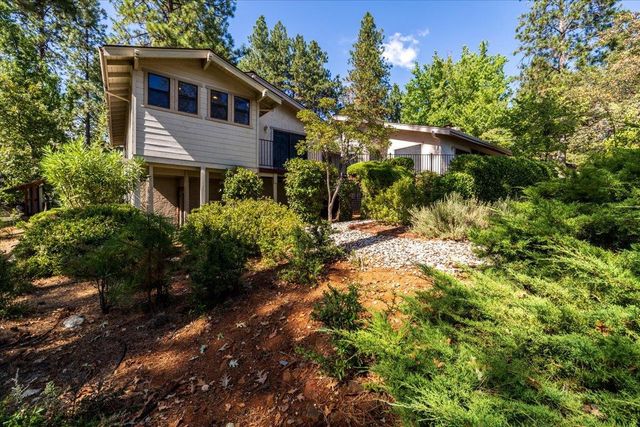 11780 Alta Sierra Dr, Grass Valley, CA 95949
