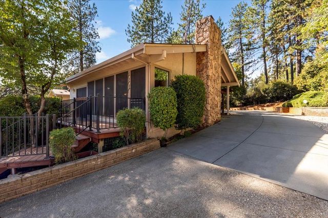 11780 Alta Sierra Dr, Grass Valley, CA 95949