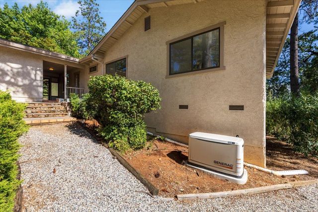 11780 Alta Sierra Dr, Grass Valley, CA 95949