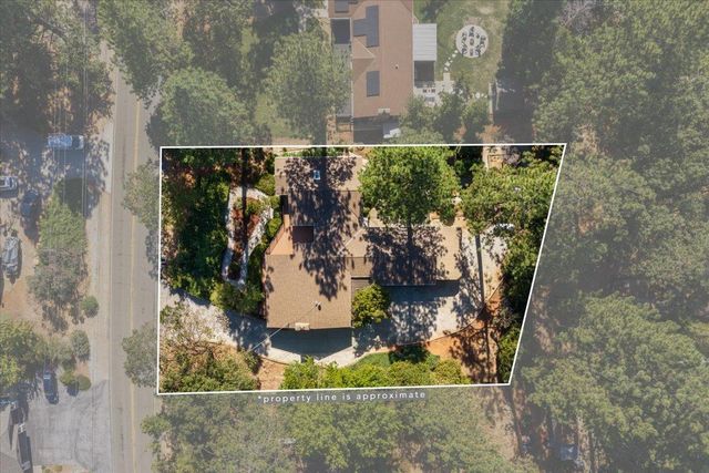 11780 Alta Sierra Dr, Grass Valley, CA 95949