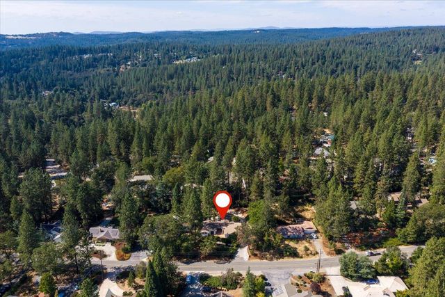 11780 Alta Sierra Dr, Grass Valley, CA 95949