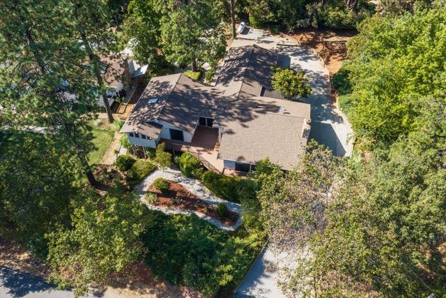 11780 Alta Sierra Dr, Grass Valley, CA 95949