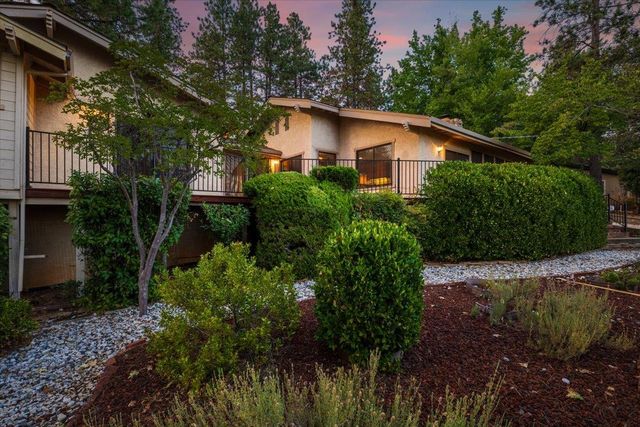11780 Alta Sierra Dr, Grass Valley, CA 95949