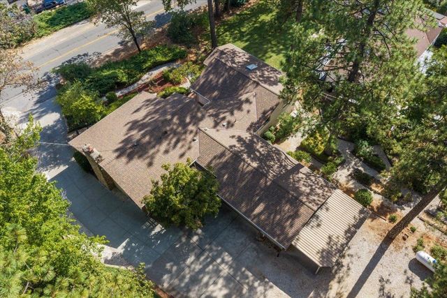 11780 Alta Sierra Dr, Grass Valley, CA 95949