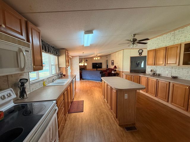 524 Parks Ridge Road, Russell Springs, KY 42642