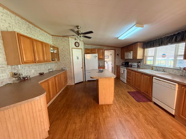 524 Parks Ridge Road, Russell Springs, KY 42642