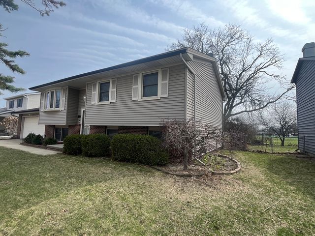 109 Suelynn Drive, Normal, IL 61761