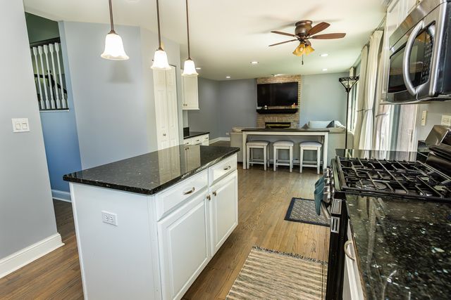 3275 Grafton Lane, Aurora, IL 60502