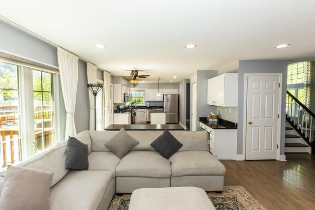 3275 Grafton Lane, Aurora, IL 60502
