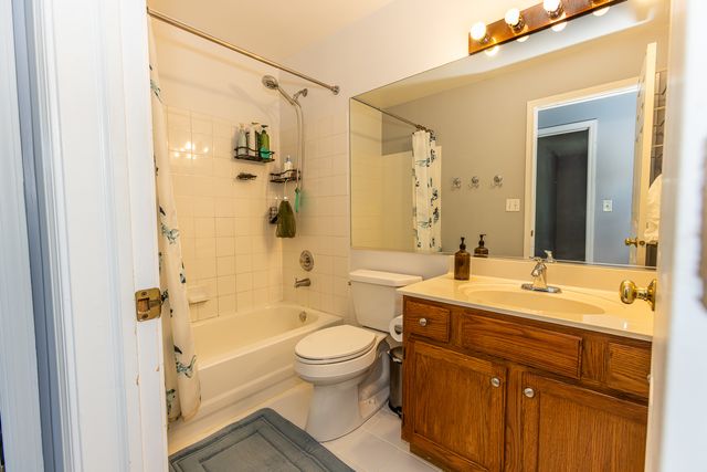 3275 Grafton Lane, Aurora, IL 60502