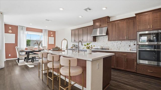 1003 Carson River Dr, Lincoln, CA 95648