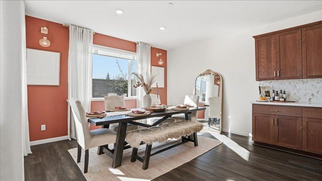 1003 Carson River Dr, Lincoln, CA 95648