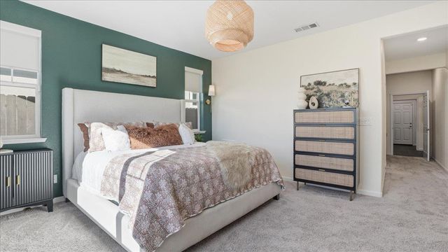 1003 Carson River Dr, Lincoln, CA 95648