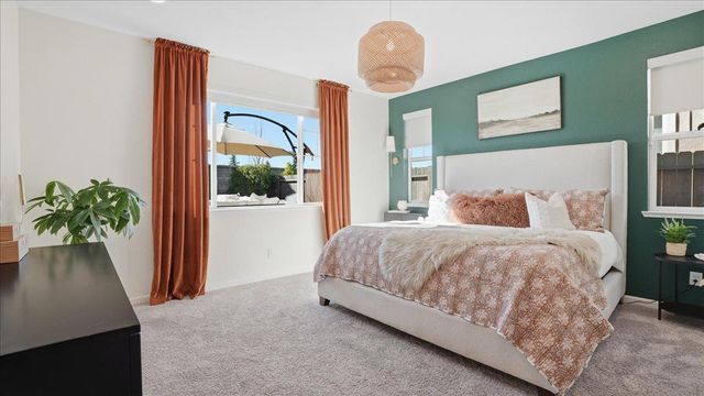 1003 Carson River Dr, Lincoln, CA 95648