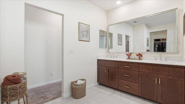 1003 Carson River Dr, Lincoln, CA 95648