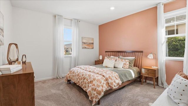 1003 Carson River Dr, Lincoln, CA 95648