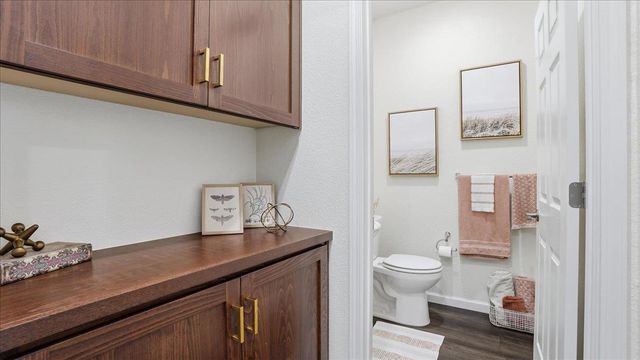 1003 Carson River Dr, Lincoln, CA 95648