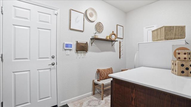 1003 Carson River Dr, Lincoln, CA 95648