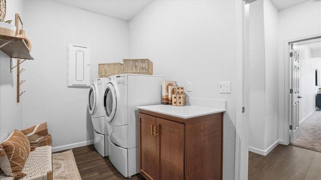 1003 Carson River Dr, Lincoln, CA 95648