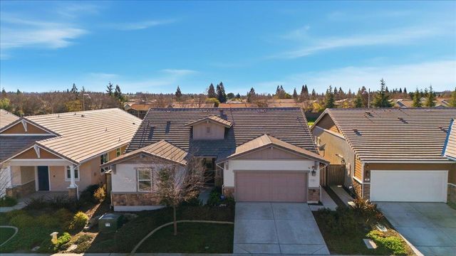 1003 Carson River Dr, Lincoln, CA 95648