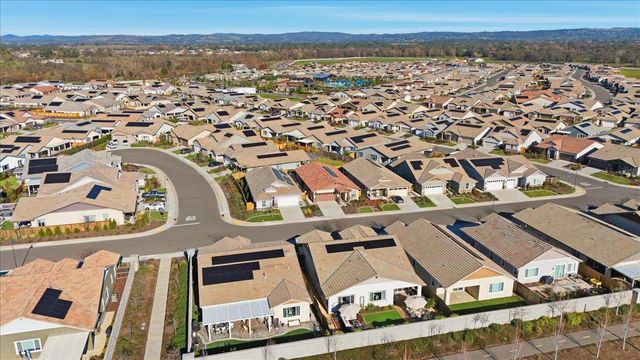1003 Carson River Dr, Lincoln, CA 95648