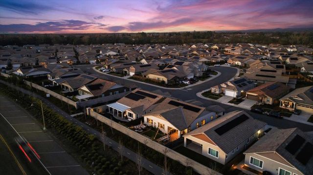 1003 Carson River Dr, Lincoln, CA 95648