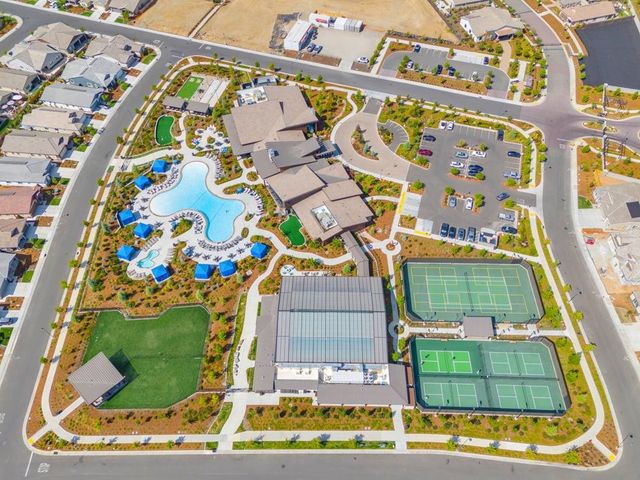 1003 Carson River Dr, Lincoln, CA 95648