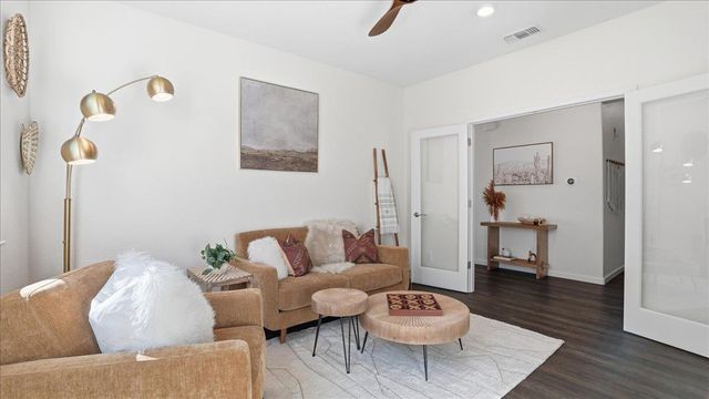1003 Carson River Dr, Lincoln, CA 95648