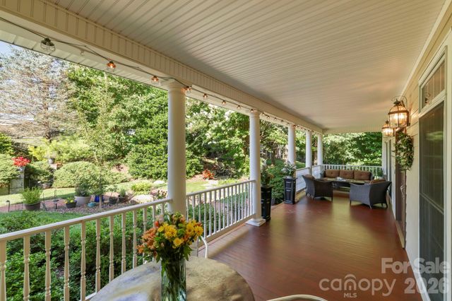 19 Thornapple Drive, Hendersonville, NC 28739