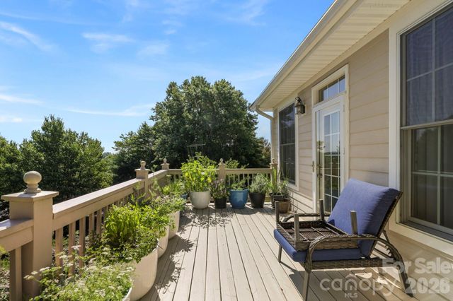 19 Thornapple Drive, Hendersonville, NC 28739