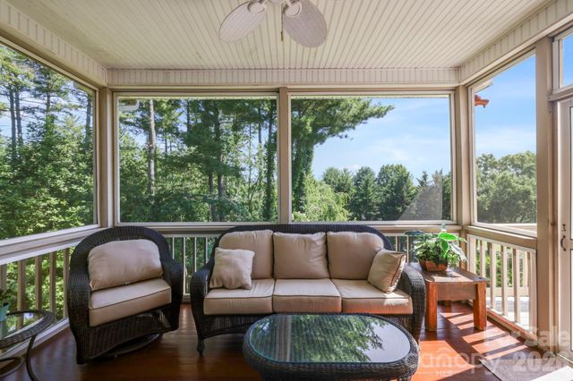 19 Thornapple Drive, Hendersonville, NC 28739