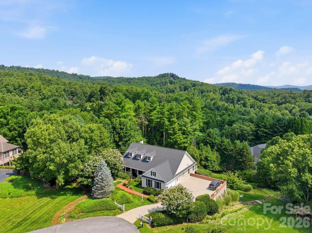 19 Thornapple Drive, Hendersonville, NC 28739