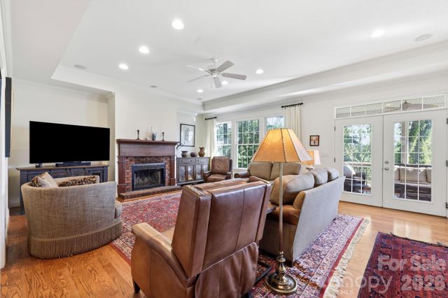 19 Thornapple Drive, Hendersonville, NC 28739