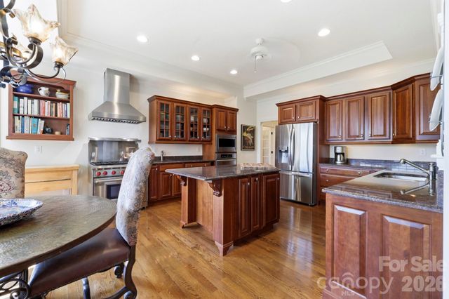 19 Thornapple Drive, Hendersonville, NC 28739