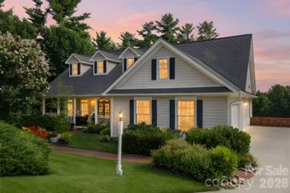19 Thornapple Drive, Hendersonville, NC 28739
