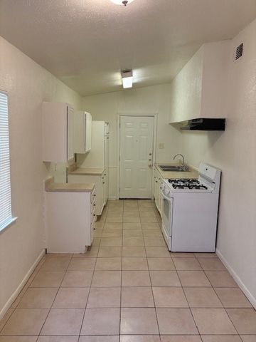 925 Grande Drive, Mesquite, TX 75149