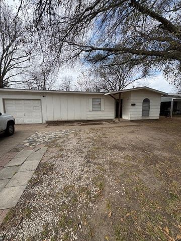 925 Grande Drive, Mesquite, TX 75149