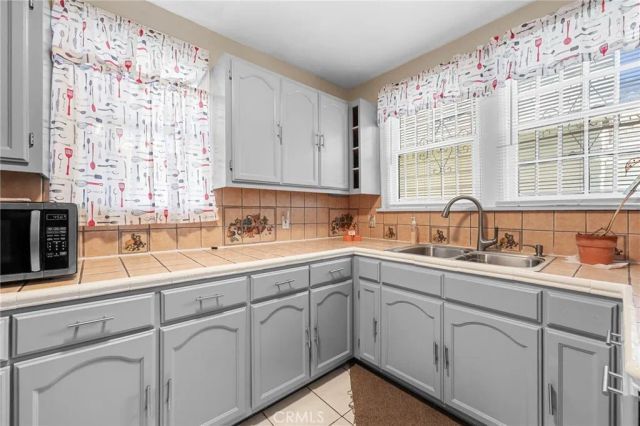 428 S HOOVER, Los Angeles, CA 90020
