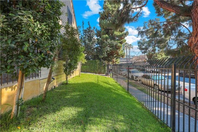 428 S HOOVER, Los Angeles, CA 90020
