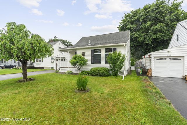 3233 Harold Street, Rotterdam, NY 12306