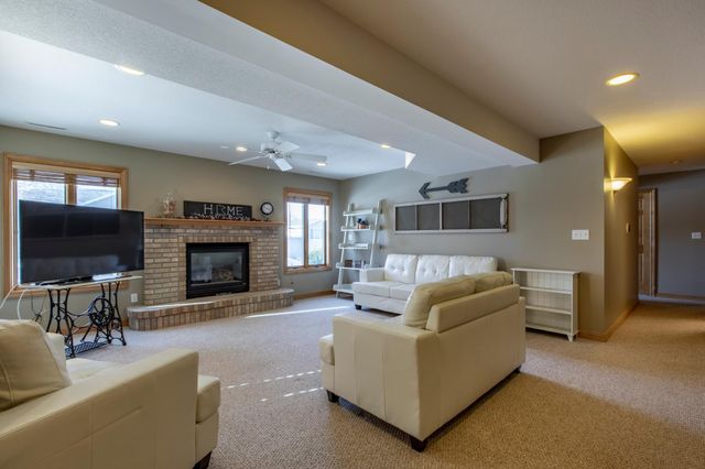 4418 4th Place NW, Rochester, MN 55901