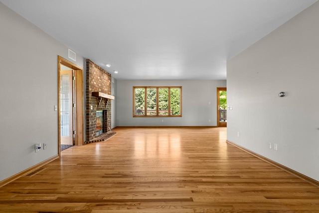 212 APPLE BLOSSOM LANE, Manitowoc, WI 54220